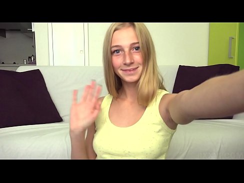 ❤️ Aspertuta nagoenean alferrak masturbatzen dut nire pussy arrosa ❌ Pornografia besterik ez gugan ❤